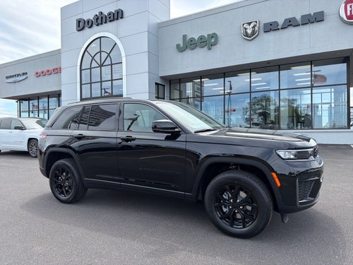 2026 Jeep Grand Cherokee Laredo Altitude