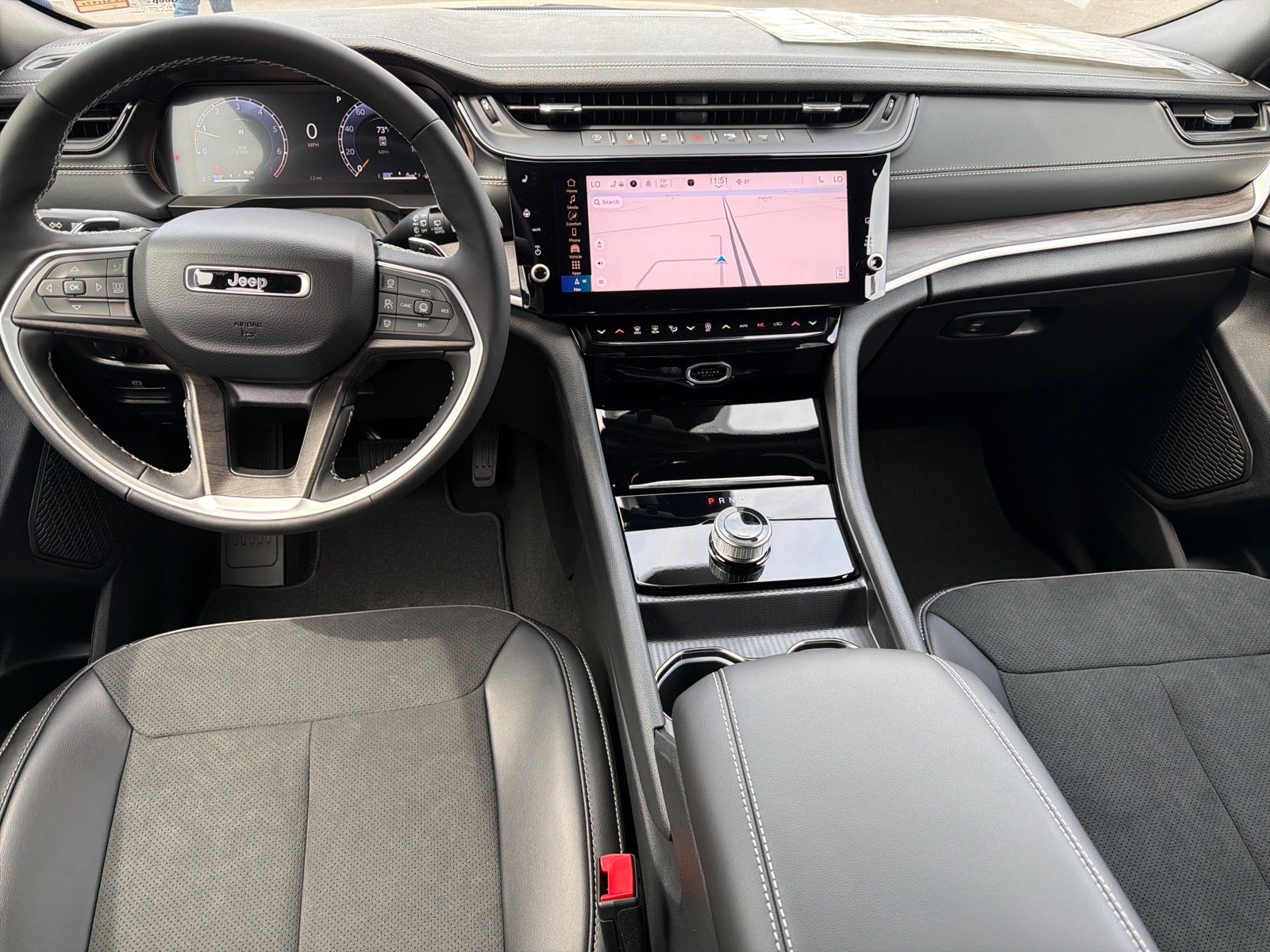 2026 Jeep Grand Cherokee Laredo Altitude