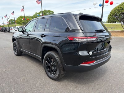 2026 Jeep Grand Cherokee Laredo Altitude