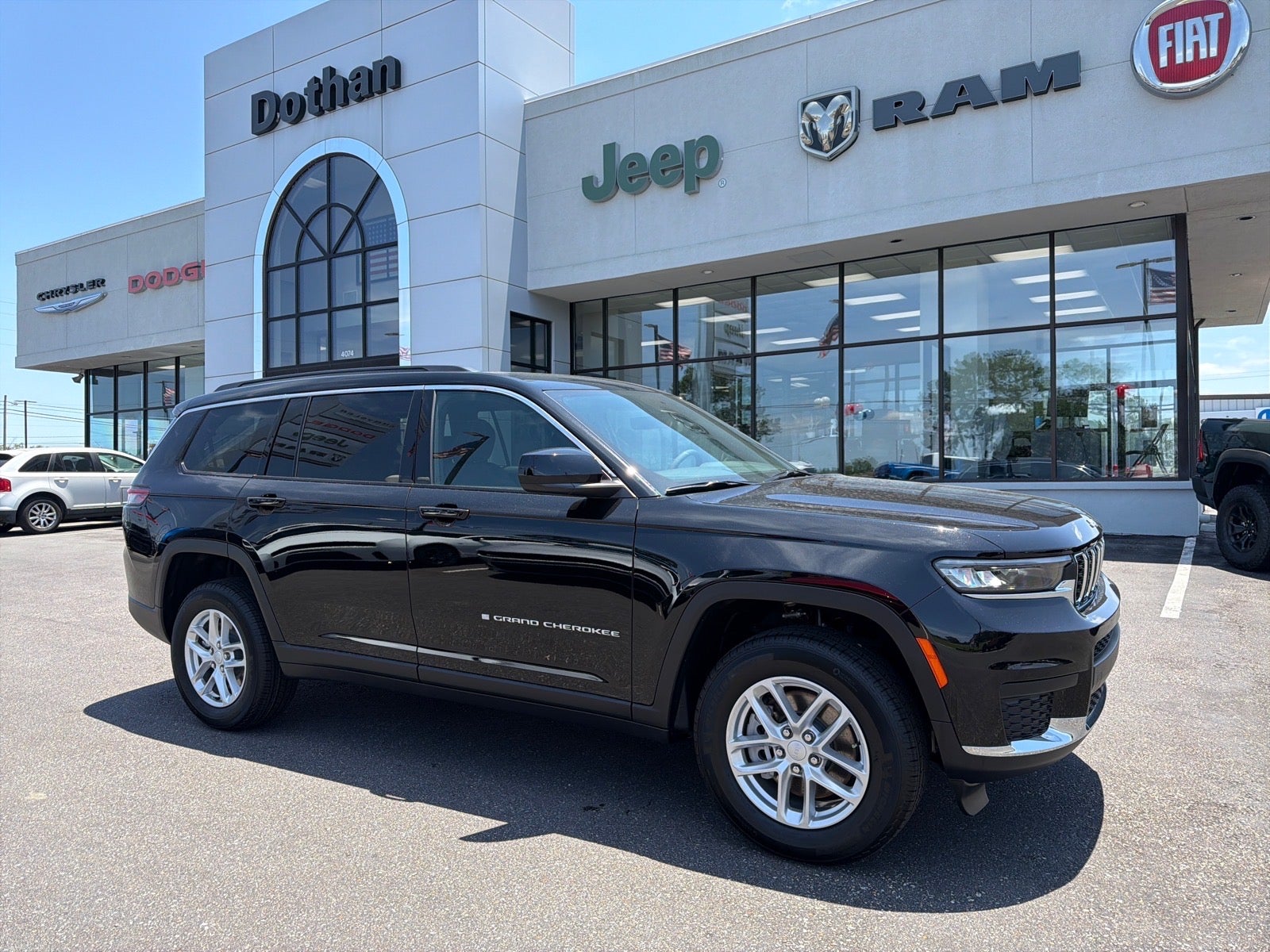 2026 Jeep Grand Cherokee Laredo