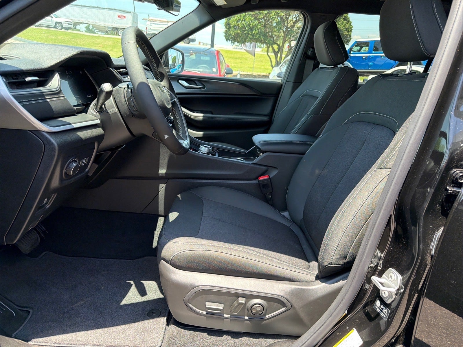 2026 Jeep Grand Cherokee Laredo