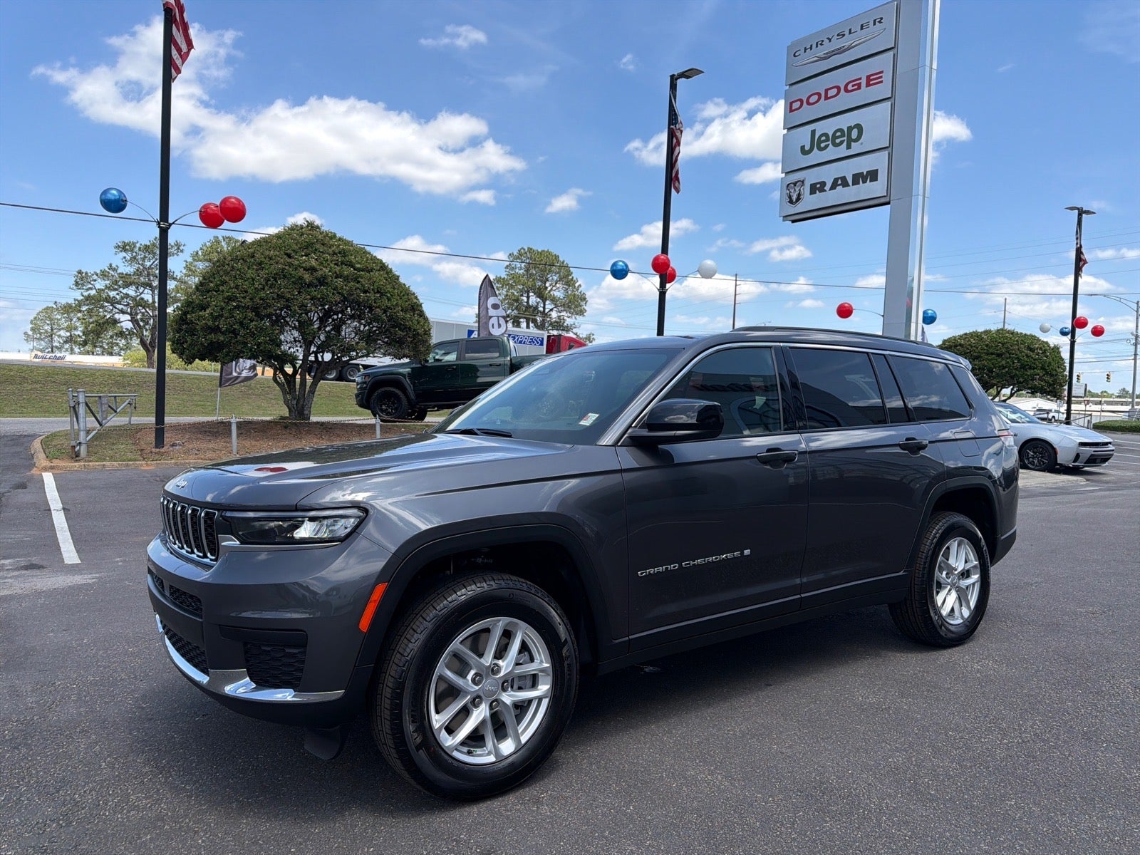 2026 Jeep Grand Cherokee Laredo