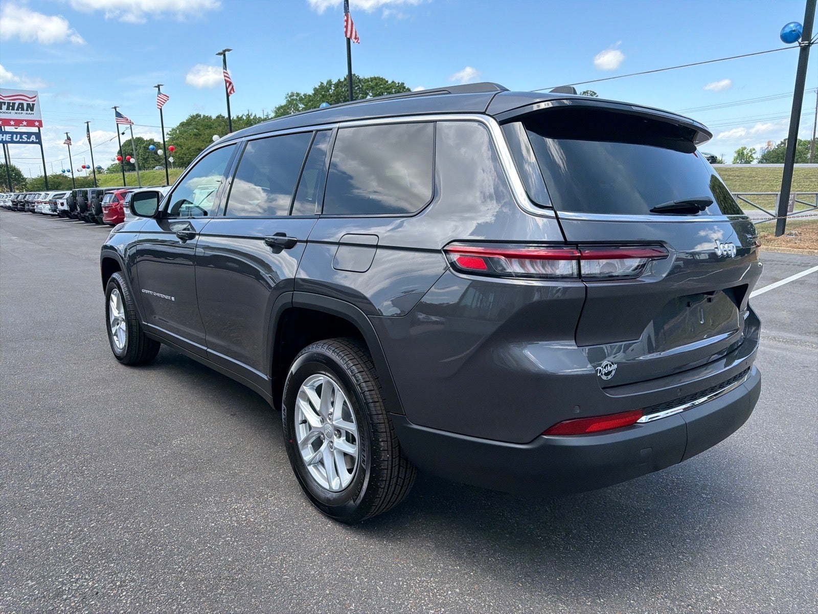 2026 Jeep Grand Cherokee Laredo