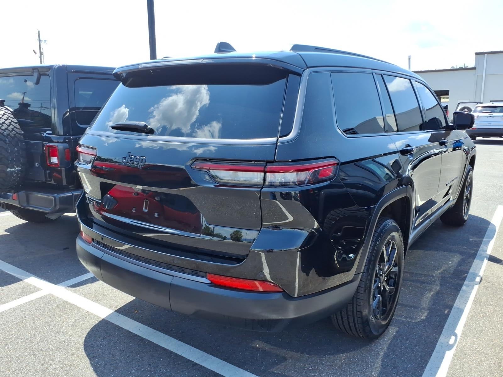 2026 Jeep Grand Cherokee L Laredo Altitude