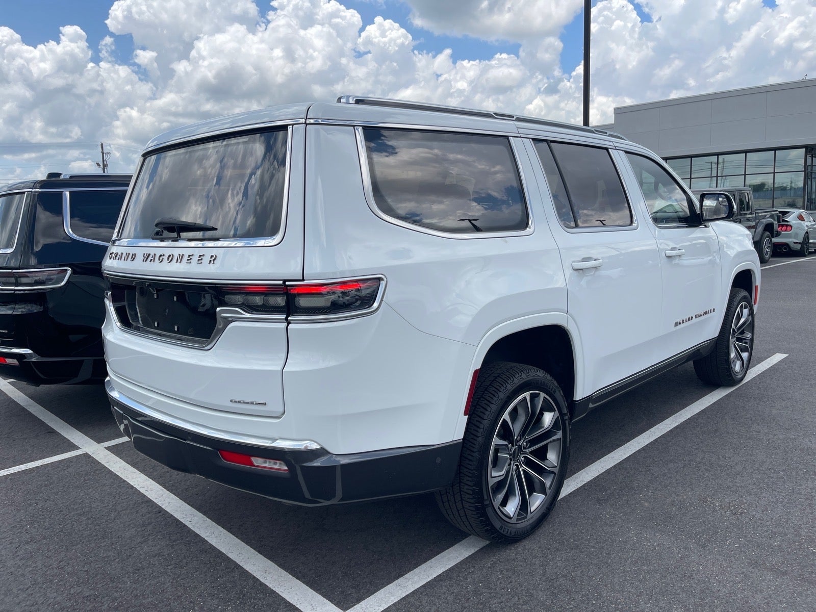 2022 Jeep Grand Wagoneer Series III