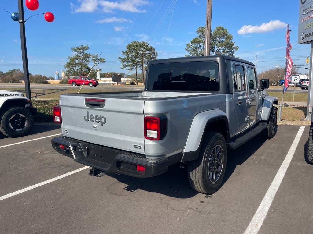 2022 Jeep Gladiator Overland