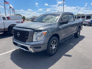 2023 Nissan TITAN SV