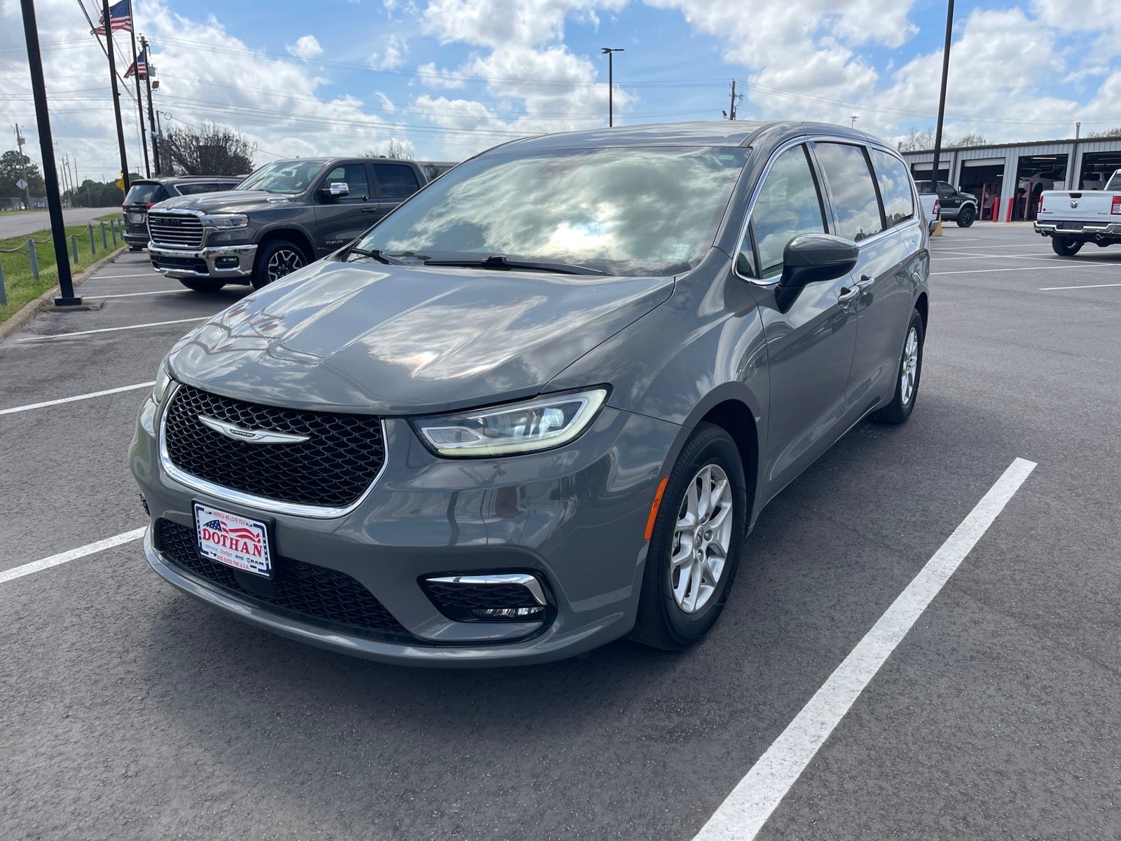 2023 Chrysler Pacifica Touring L