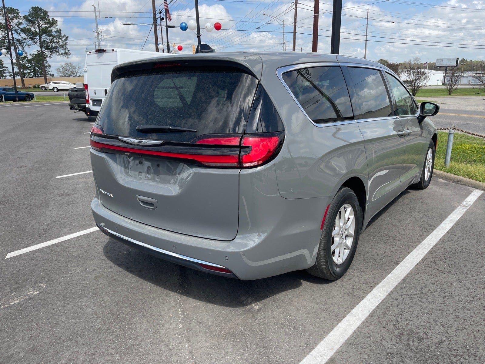 2023 Chrysler Pacifica Touring L