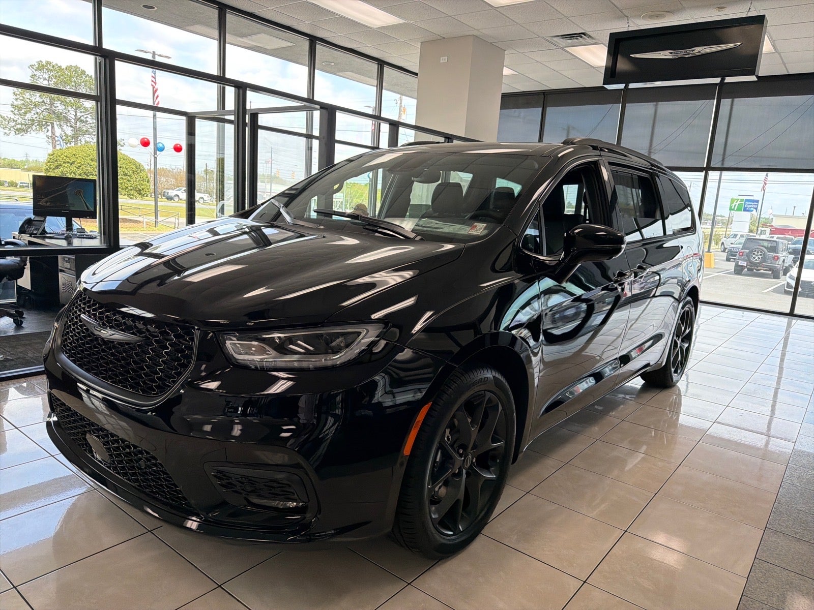 2026 Chrysler Pacifica Select