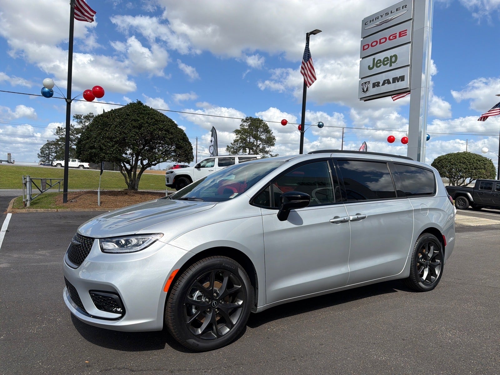 2026 Chrysler Pacifica Select