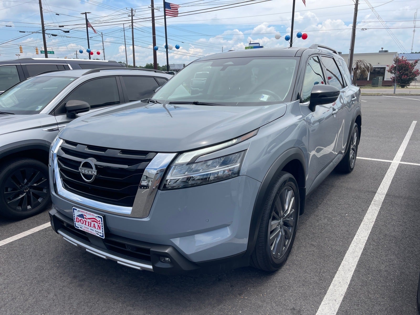 2024 Nissan Pathfinder SL