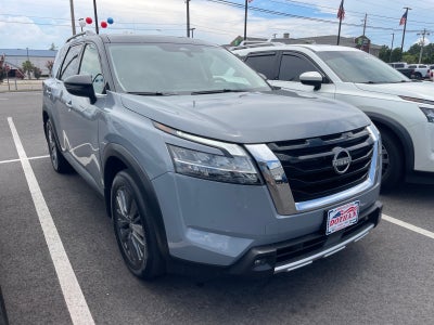 2024 Nissan Pathfinder SL