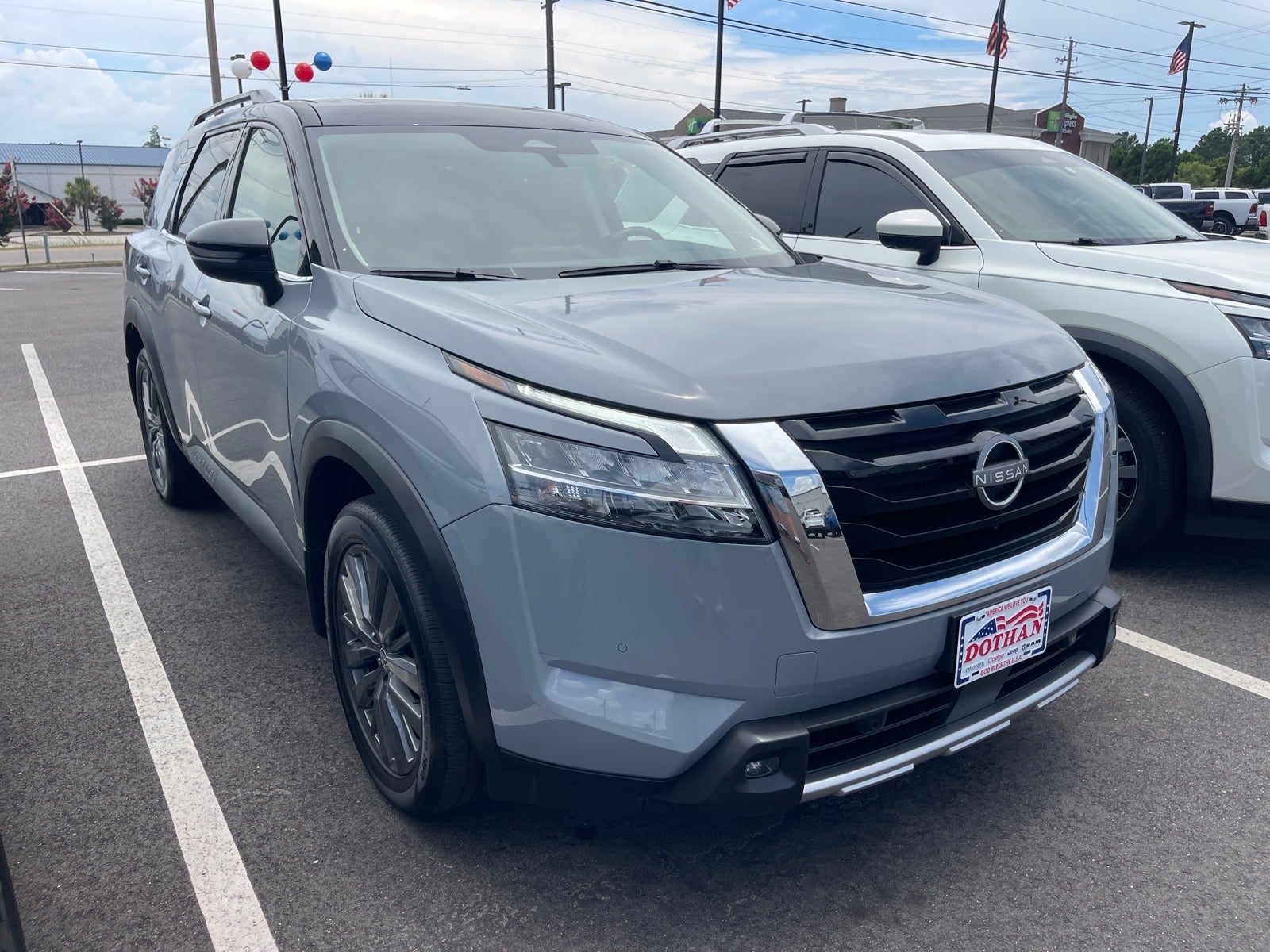 2024 Nissan Pathfinder SL