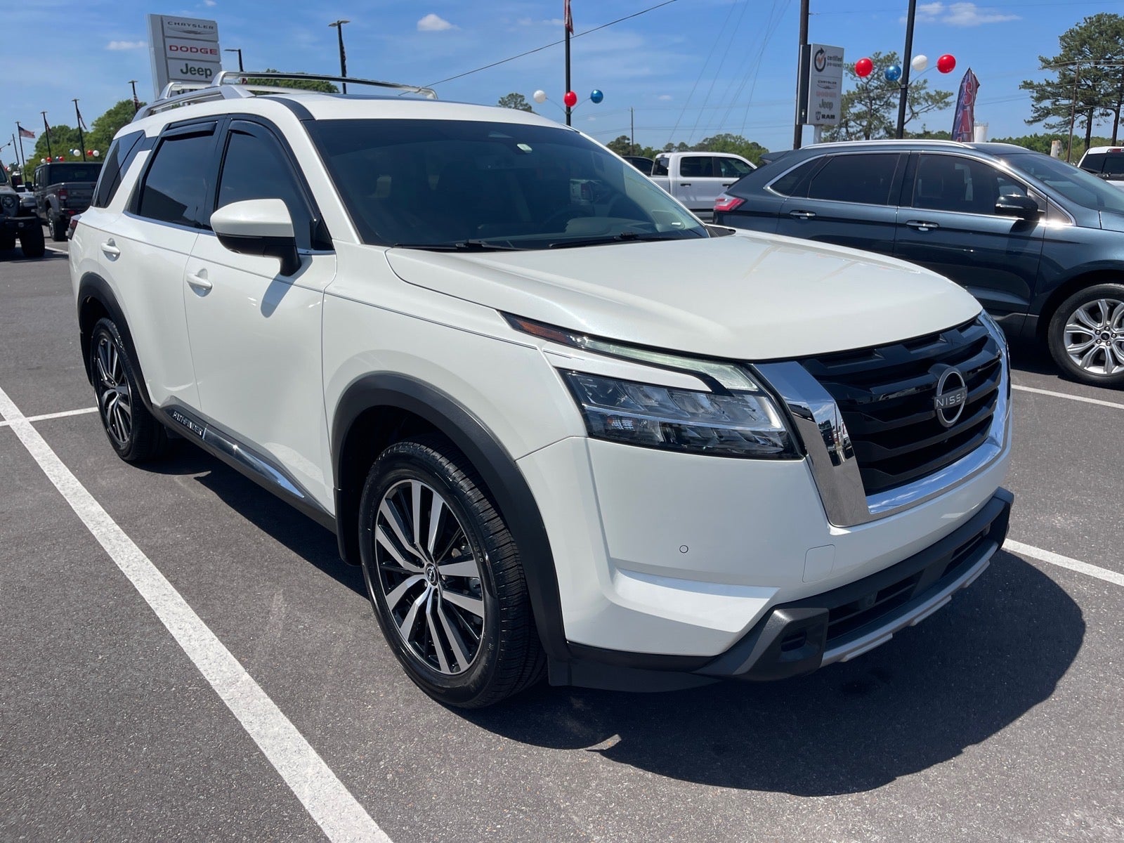 2023 Nissan Pathfinder Platinum